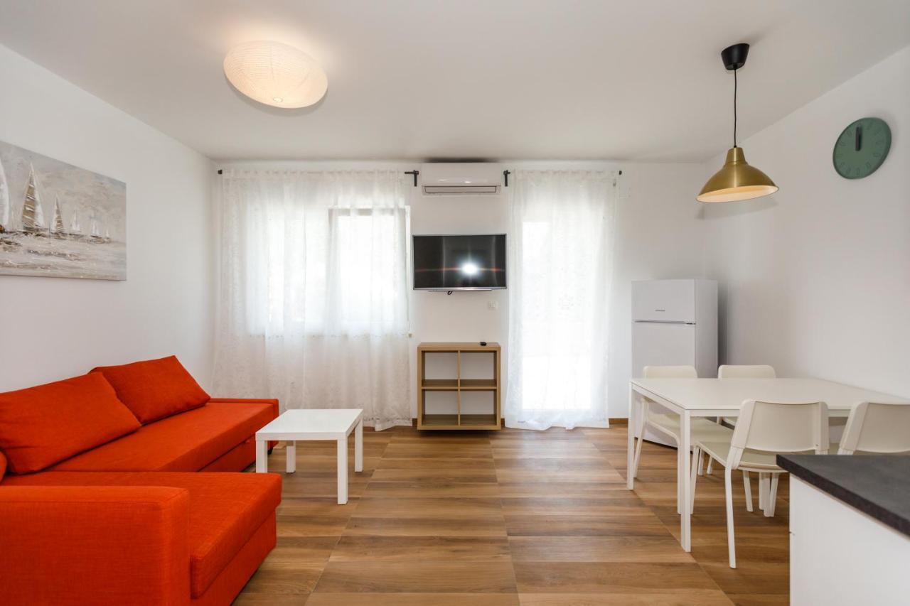 Golden Island Apartments คิร์ก ภายนอก รูปภาพ