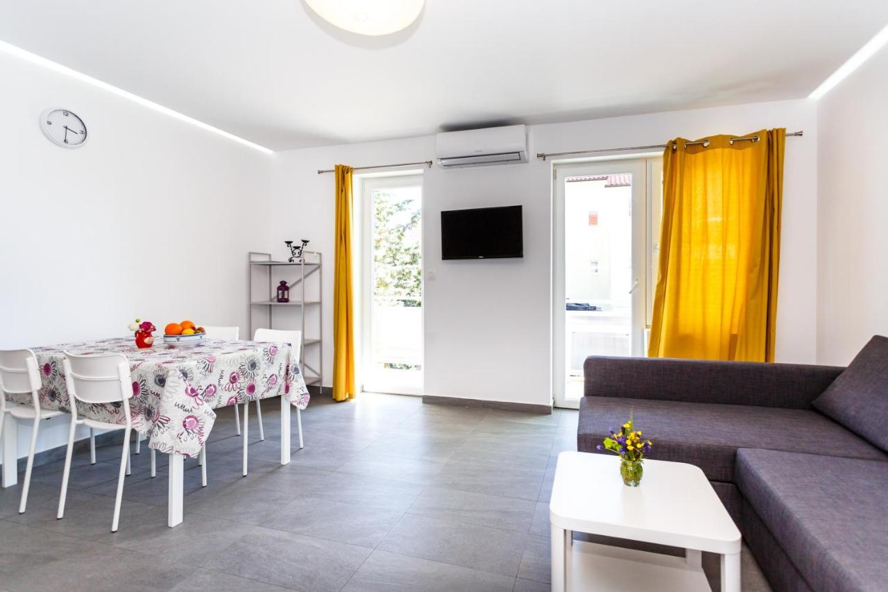 Golden Island Apartments คิร์ก ภายนอก รูปภาพ