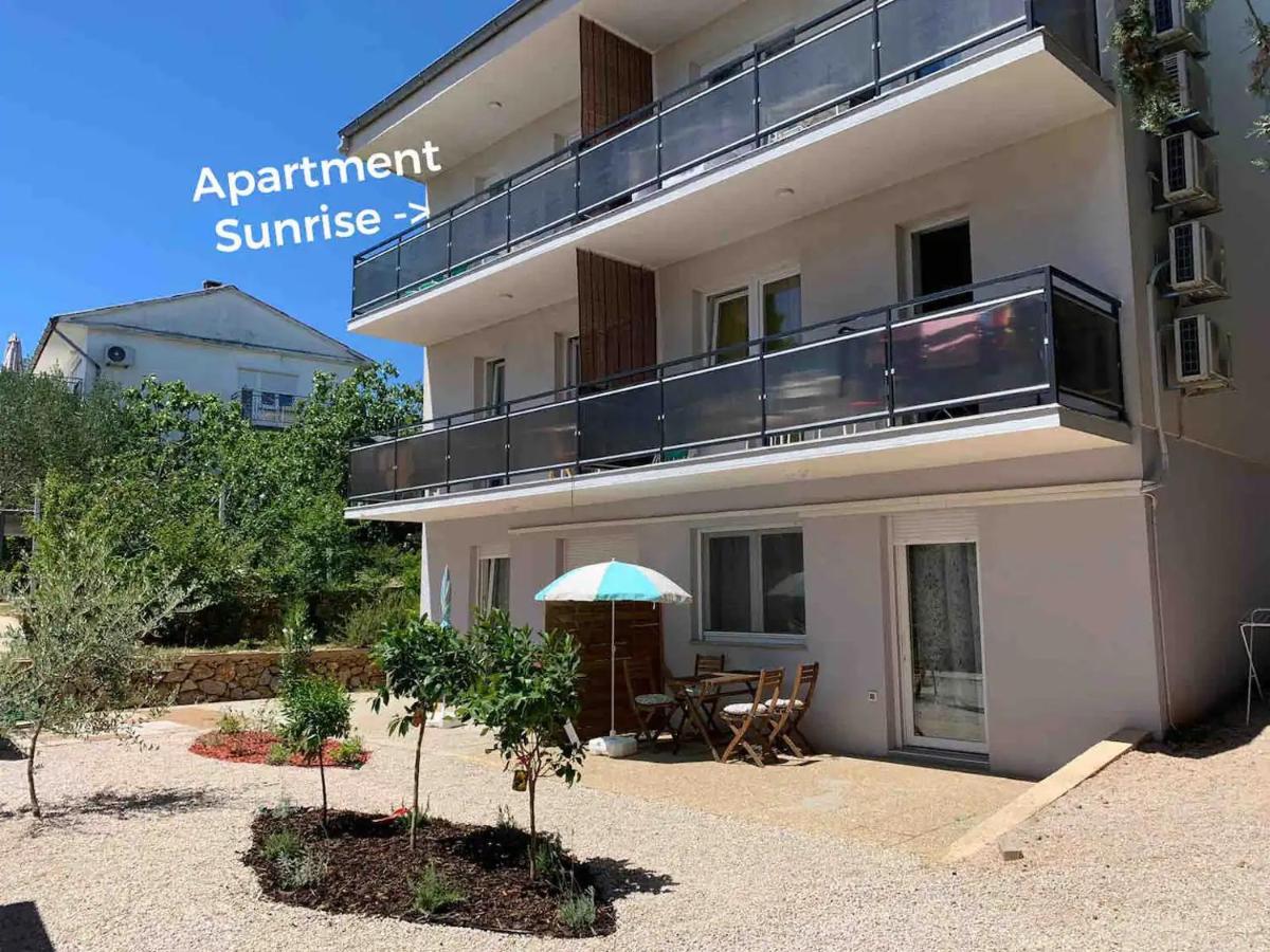 Golden Island Apartments คิร์ก ภายนอก รูปภาพ