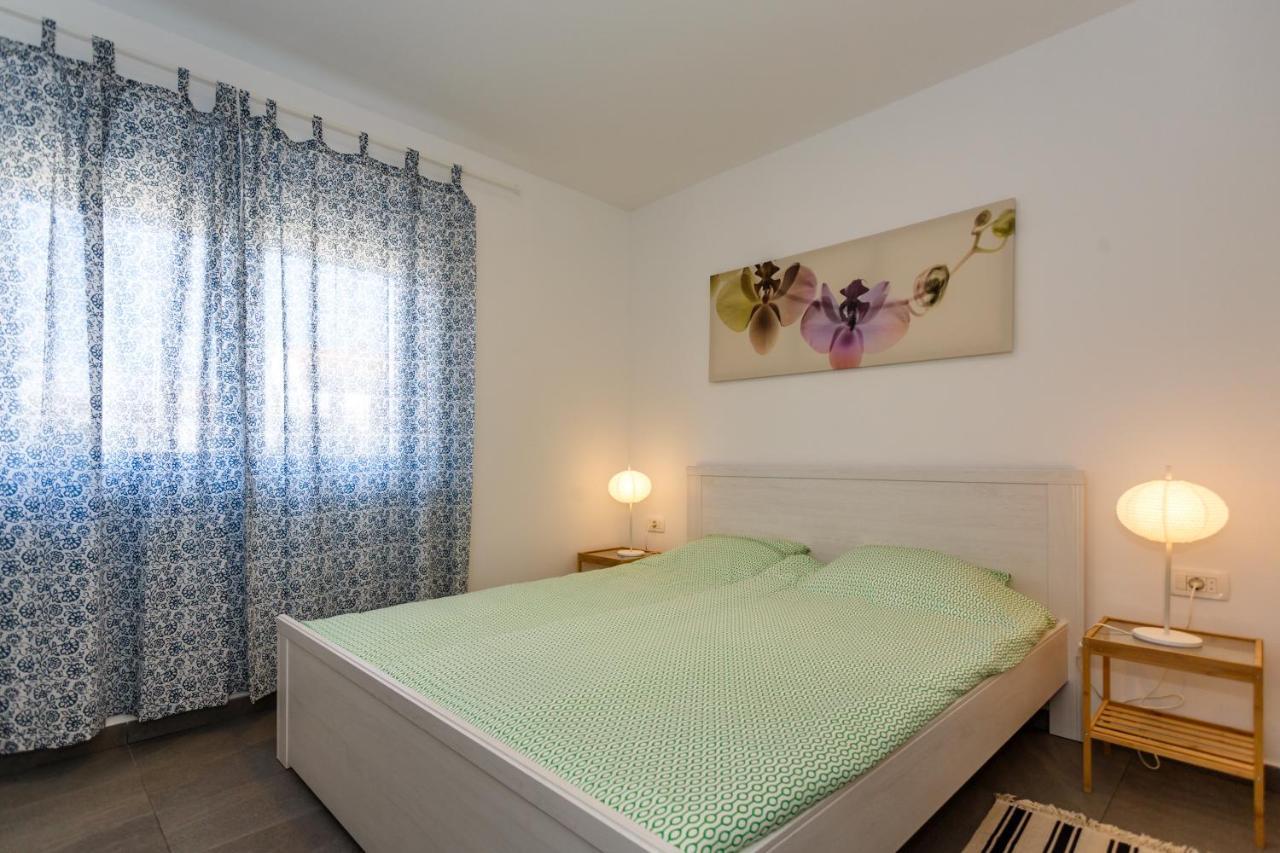 Golden Island Apartments คิร์ก ภายนอก รูปภาพ