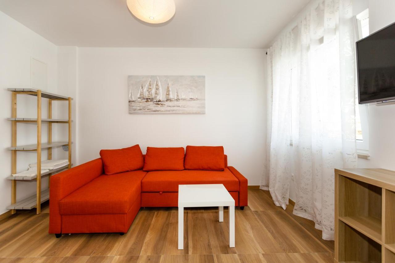 Golden Island Apartments คิร์ก ภายนอก รูปภาพ