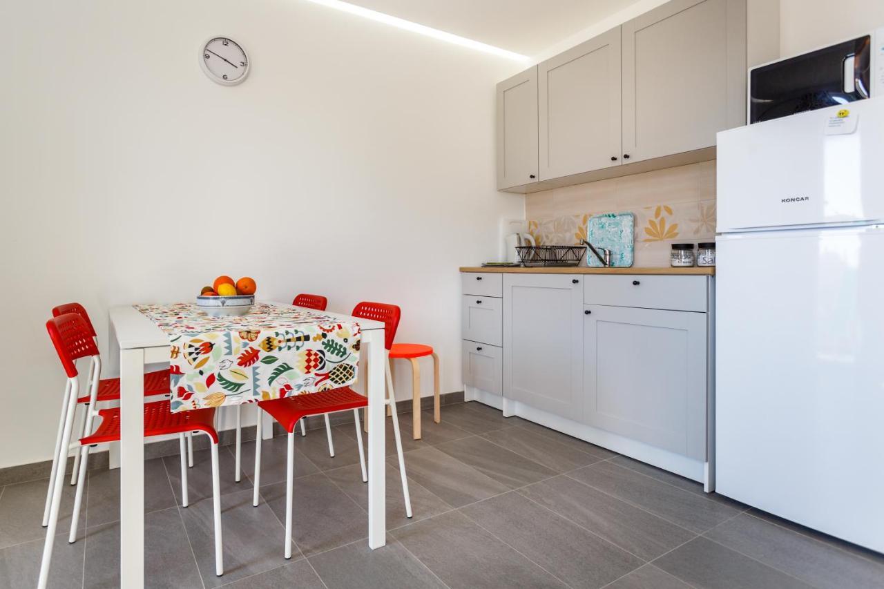 Golden Island Apartments คิร์ก ภายนอก รูปภาพ