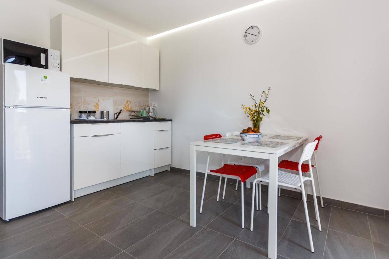 Golden Island Apartments คิร์ก ภายนอก รูปภาพ