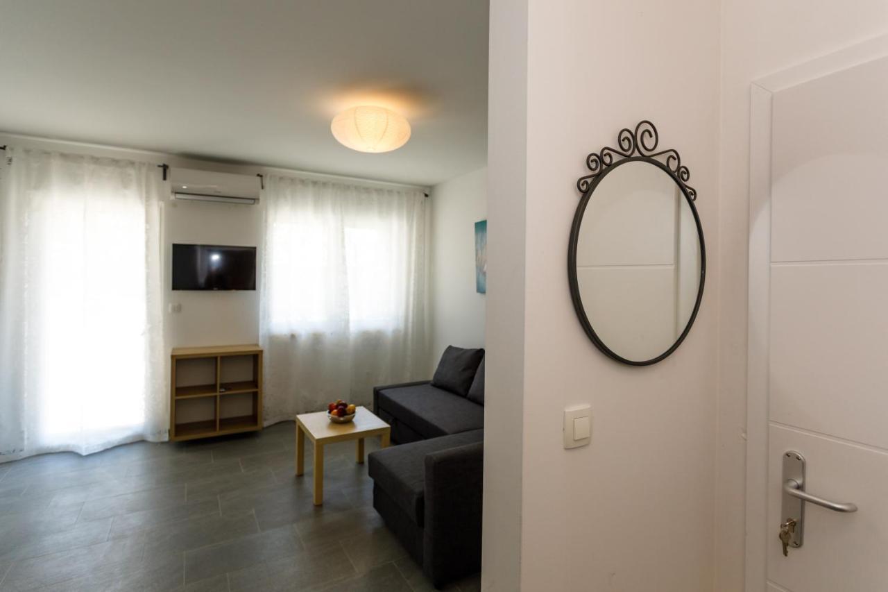 Golden Island Apartments คิร์ก ภายนอก รูปภาพ