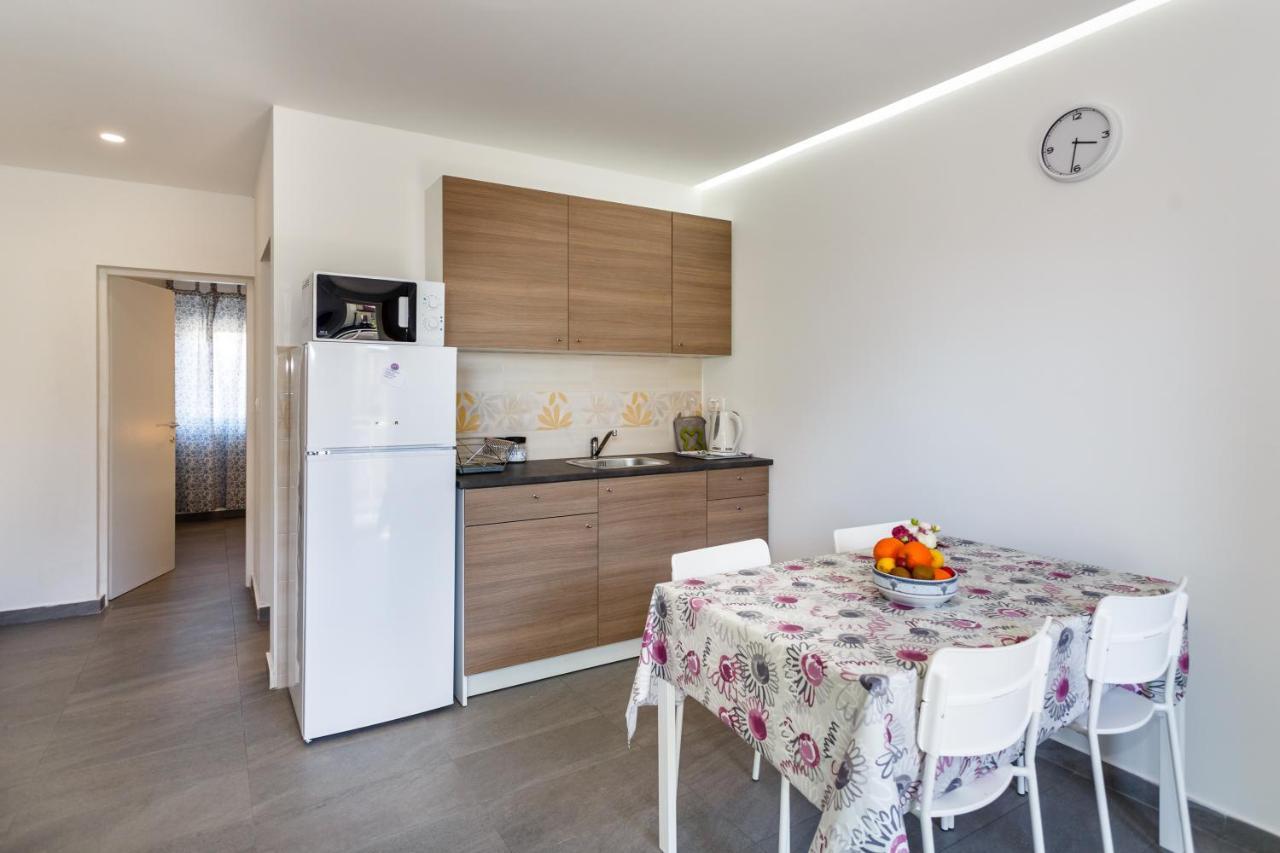 Golden Island Apartments คิร์ก ภายนอก รูปภาพ